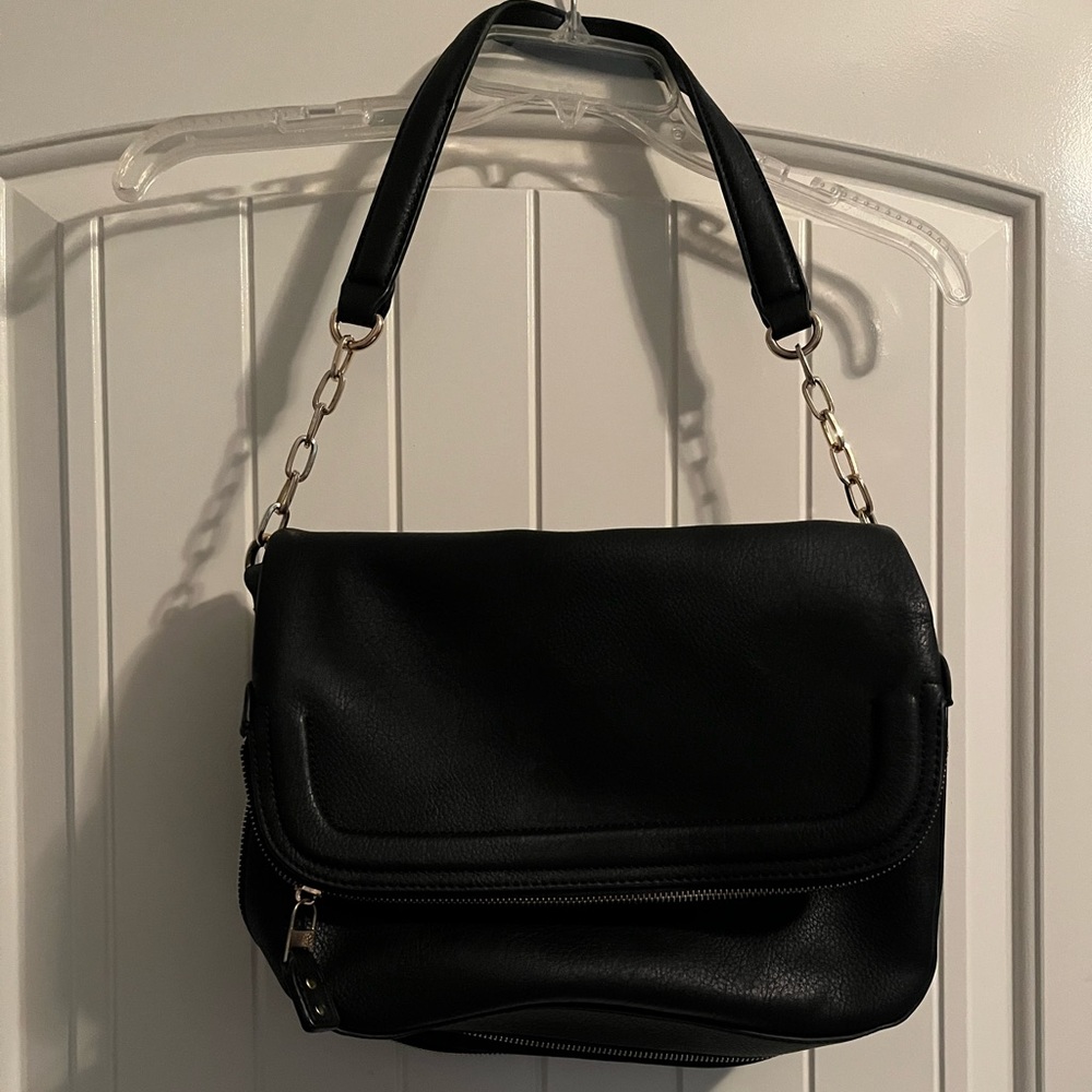 Black shoulder bag